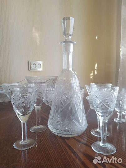 Графин хрустальный с рюмками и другой хрусталь