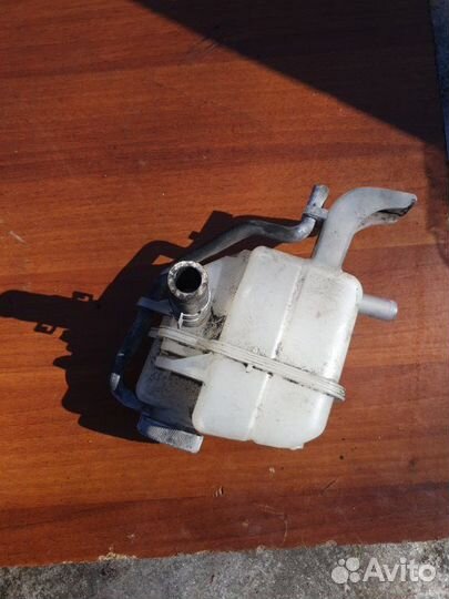 Бачок расширительный Toyota Sai AZC10 2azfxe 2010