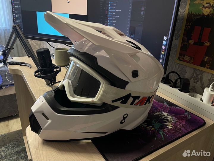 Кроссовый шлем