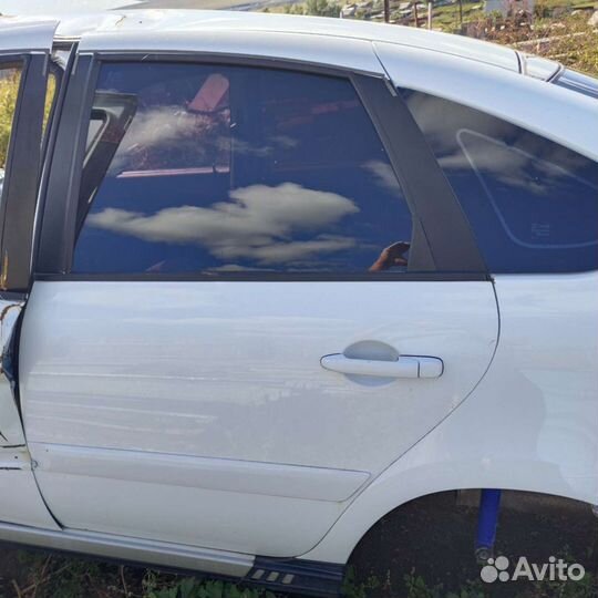 LADA granta лифтбек на запчасти