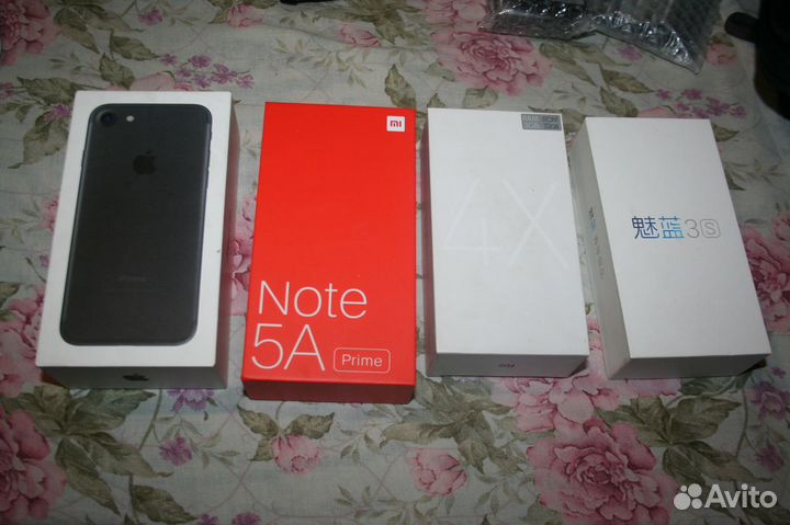 Коробки от телефонов iPhone 7 и другие