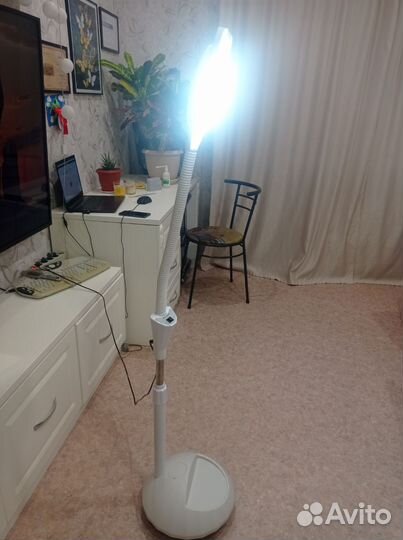 Лампа лупа для косметолога