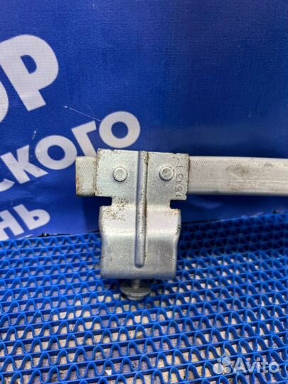 Направляющая стекла двери Ford Explorer