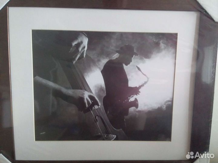 Часы настенные и картина