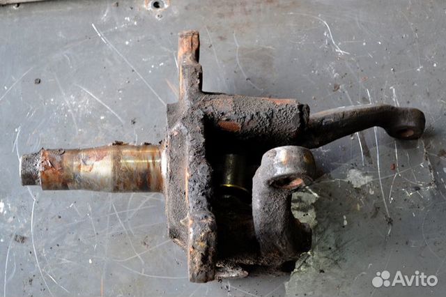 Поворотный кулак переднего моста, левый mercedes-b