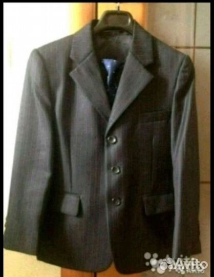 Школьный костюм + 2 рубашки + галстук