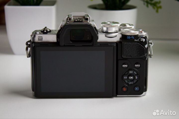 Olympus OM-D E-M10 Mark III Kit + Комплект