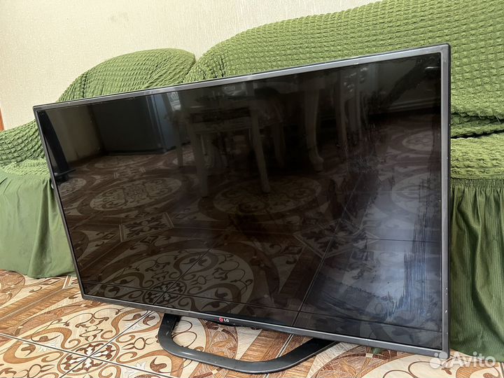 Продаю телевизор LG бу.На запчасти