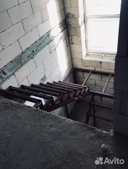 Сварной Каркас Лестницы на Ломанном Косоуре на Вто