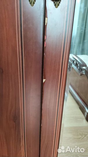 Продаю шкаф, кровать, тумбочки