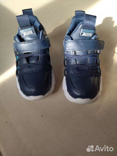 Кроссовки детские 26 размер