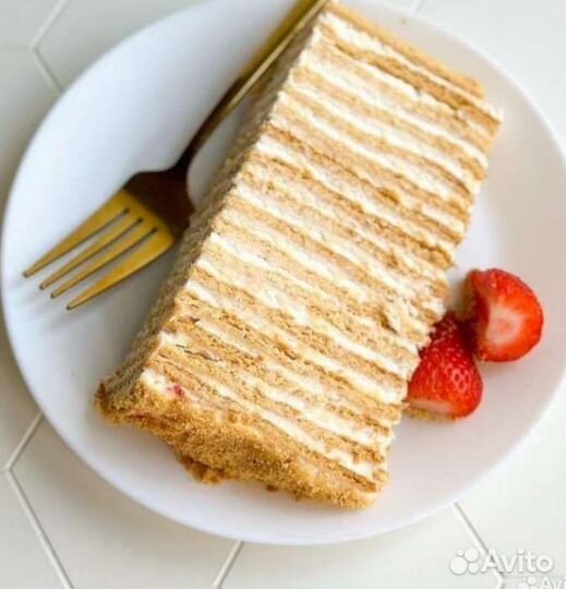 Медовый торт, орешки, курники