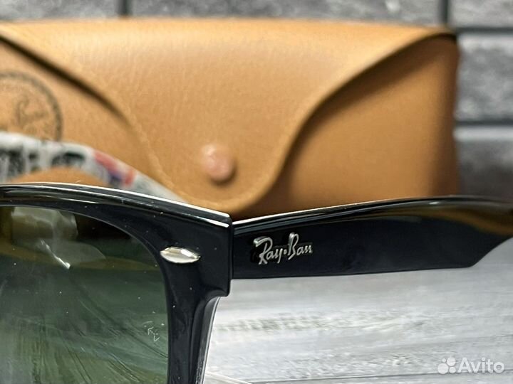 Солнцезащитные очки Ray-Ban Wayfarer