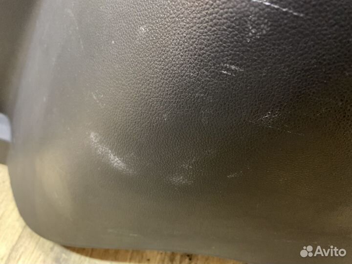 Ford Explorer с 2011 Обшивка багажника правая