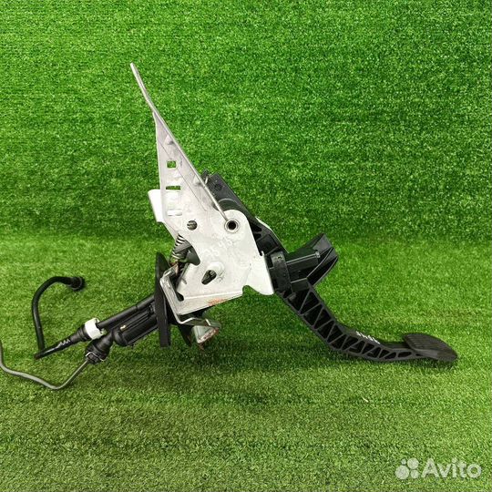 Педаль сцепления Ford Focus 2 2007 1553972