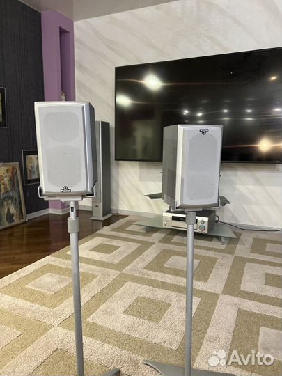 Колонки тыловые Magnat со стойками 2 шт