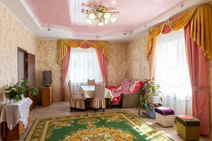 Дом 212 м² на участке 6 сот.