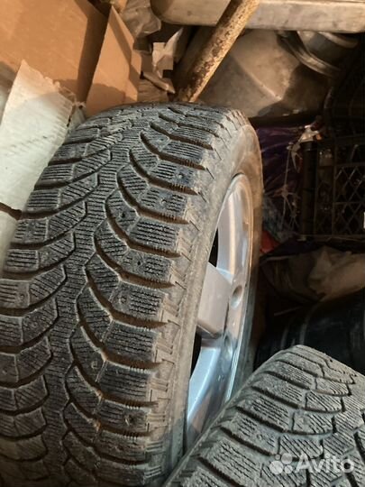 Bridgestone Blizzak Spike-01 185/60 R15