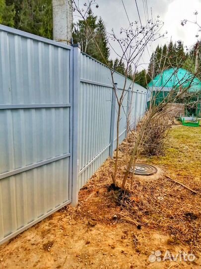 Заборы из профнастила штакетника