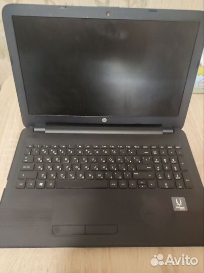 Ноутбук HP 15-ay063ur