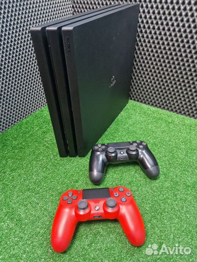 Sony PS4 Pro 1Tb 2 геймпада