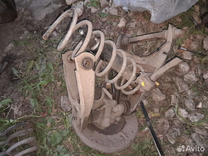 Суппорта,диск,ступица,рычаги,рулевые наконечники