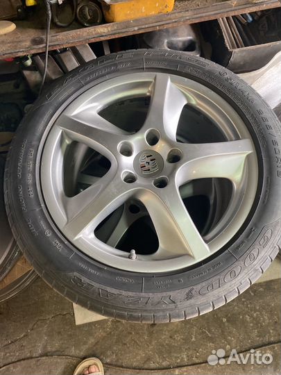 Goodyear 4x4 UG Ice Navi 9/50 R19 19M