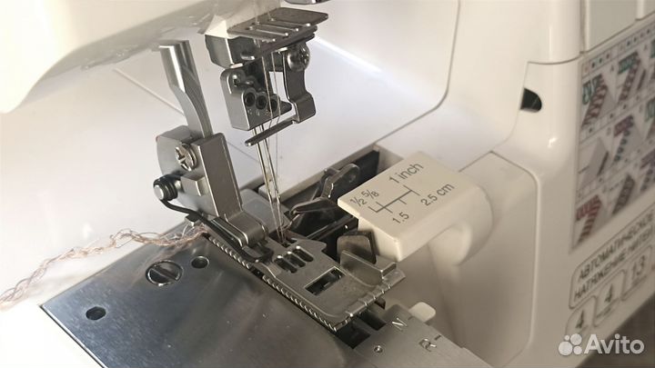 Коверлок Merrylock 011