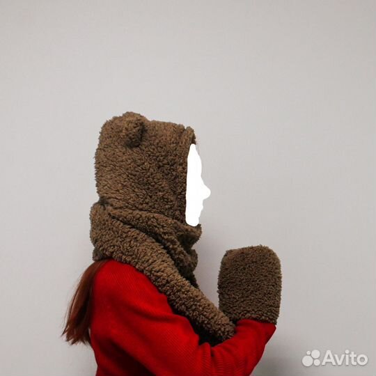 Шапка зимняя с ушками и перчатками