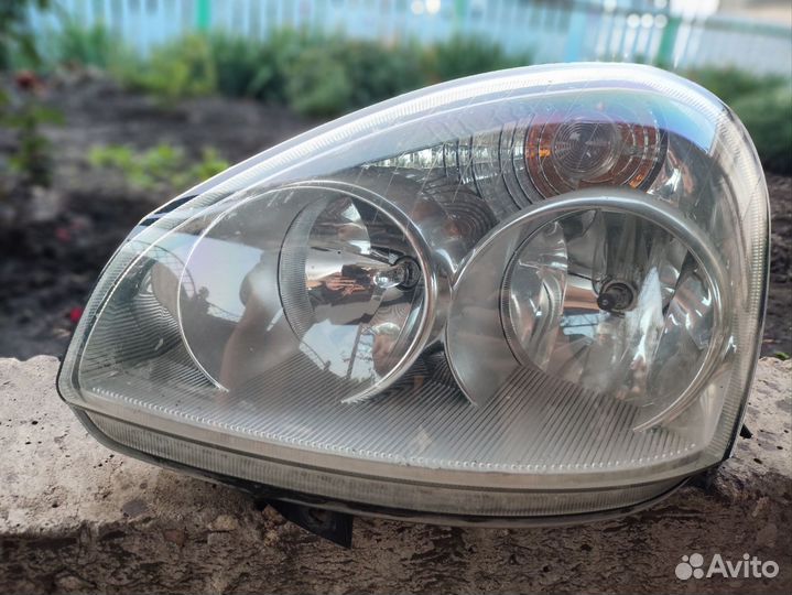 Левая фара priora 2