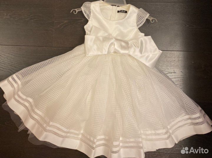 Красивое белое платье Gulliver