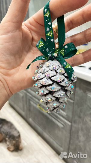 Елочные игрушка, шишка натуральная