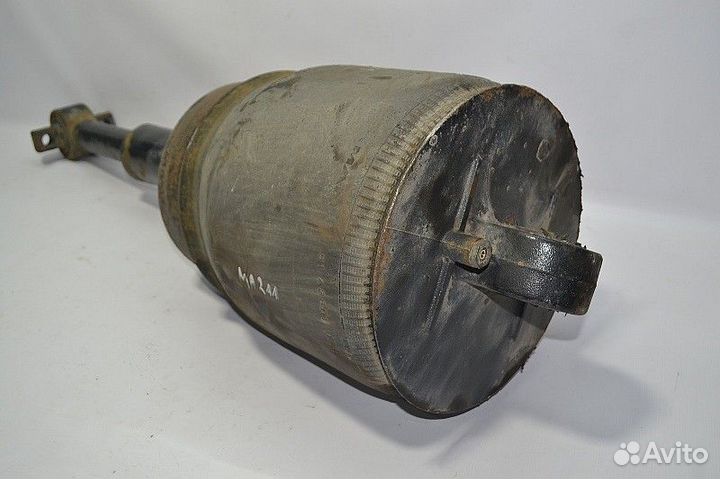 Пневморессора переднего моста, левая MAN TGX 18.44