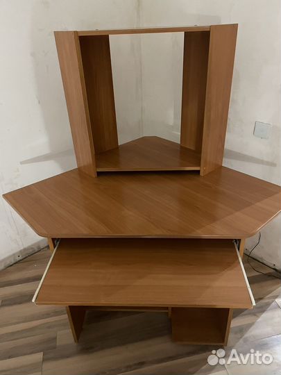 Стол компьютерный угловой