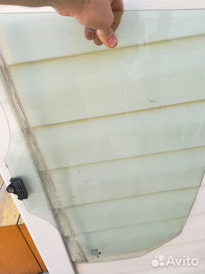 Стекло двери задней левой Elantra j4