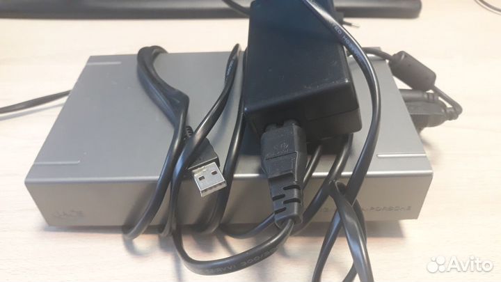 Внешний жесткий диск LaCie 300 гб