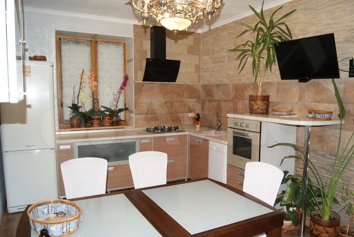 2-к. квартира, 60 м², 4/4 эт.