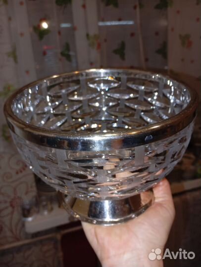 Ваза с железным ободком, хрусталь