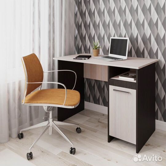 Письменный стол