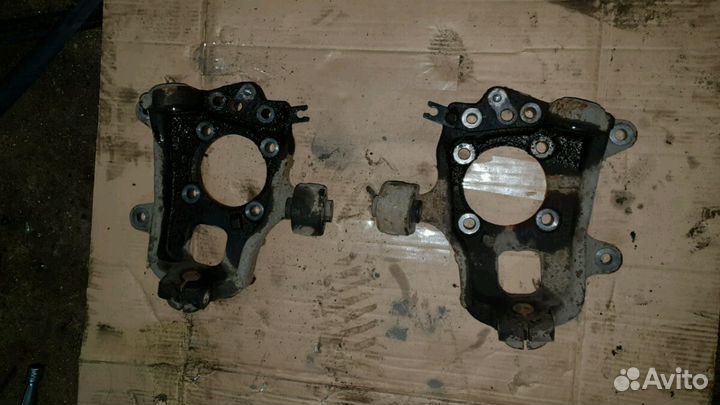 Кулак задний поворотный Nissan Patrol Y62 разбор