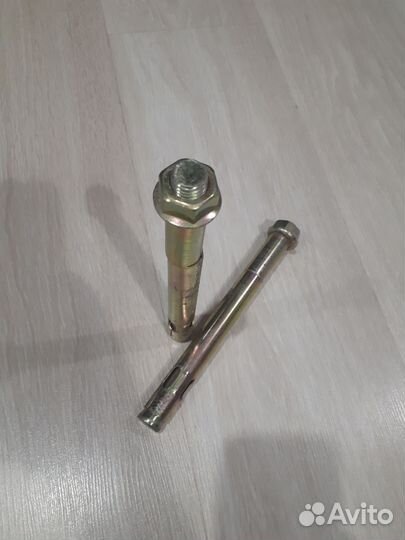 Анкер с гайкой