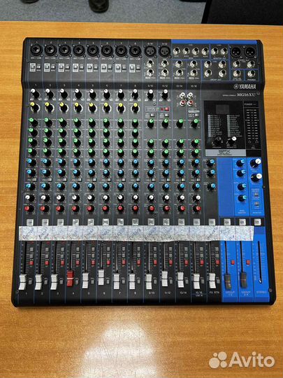 Микшерный пульт Yamaha MG16XU