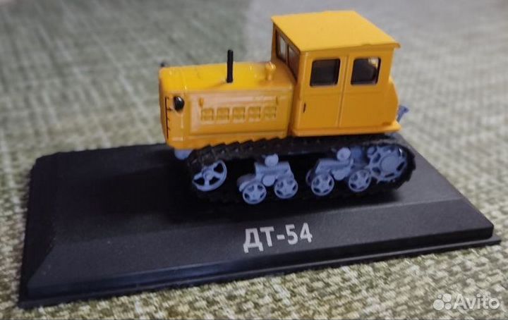 Модель трактора в масштабе 1 43 СССР