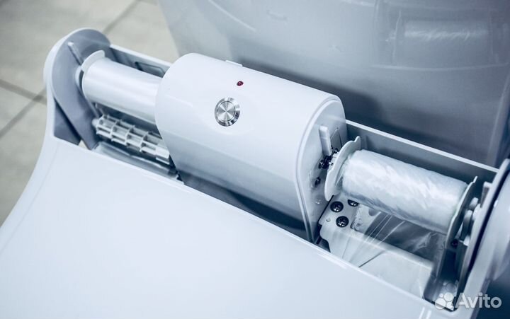 Диспенсер на сиденье - робот унитазный vip-wc qw5