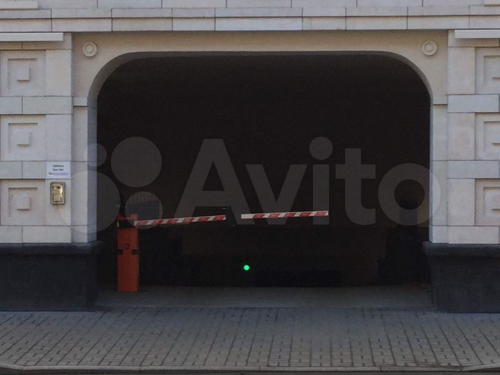 Машиноместо, 13 м²