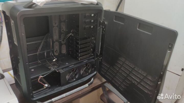 Продаю корпус Cooler Master Cosmos II