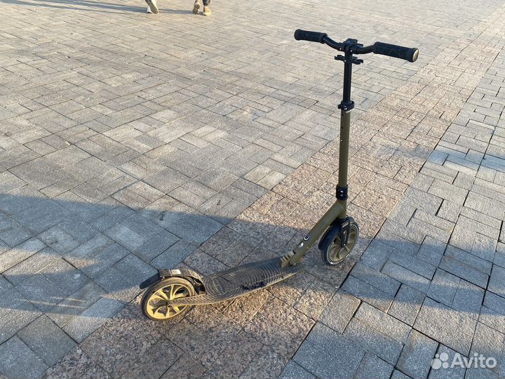 Самокат с большими колесами