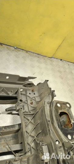 Панель передняя (телевизор) Volkswagen Golf 5 2005