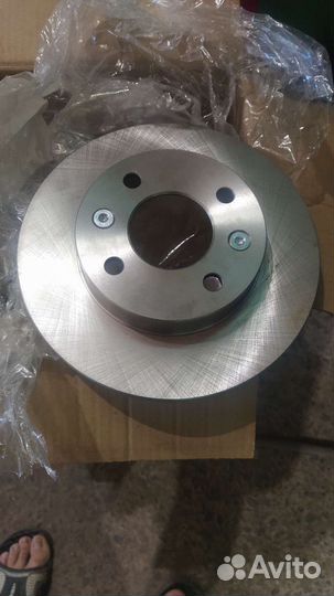 Диски тормозные передние logan