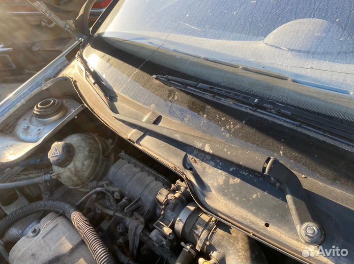 Поводки дворников Peugeot 206